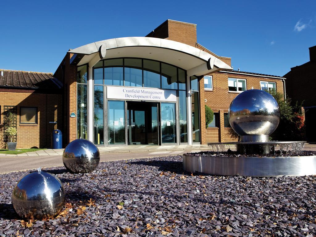 Cranfield Management Development Centre Hotel Exterior foto